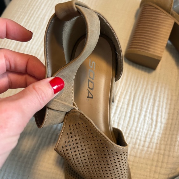 Soda brand, brown open toe sandals with heel - Picture 4 of 5
